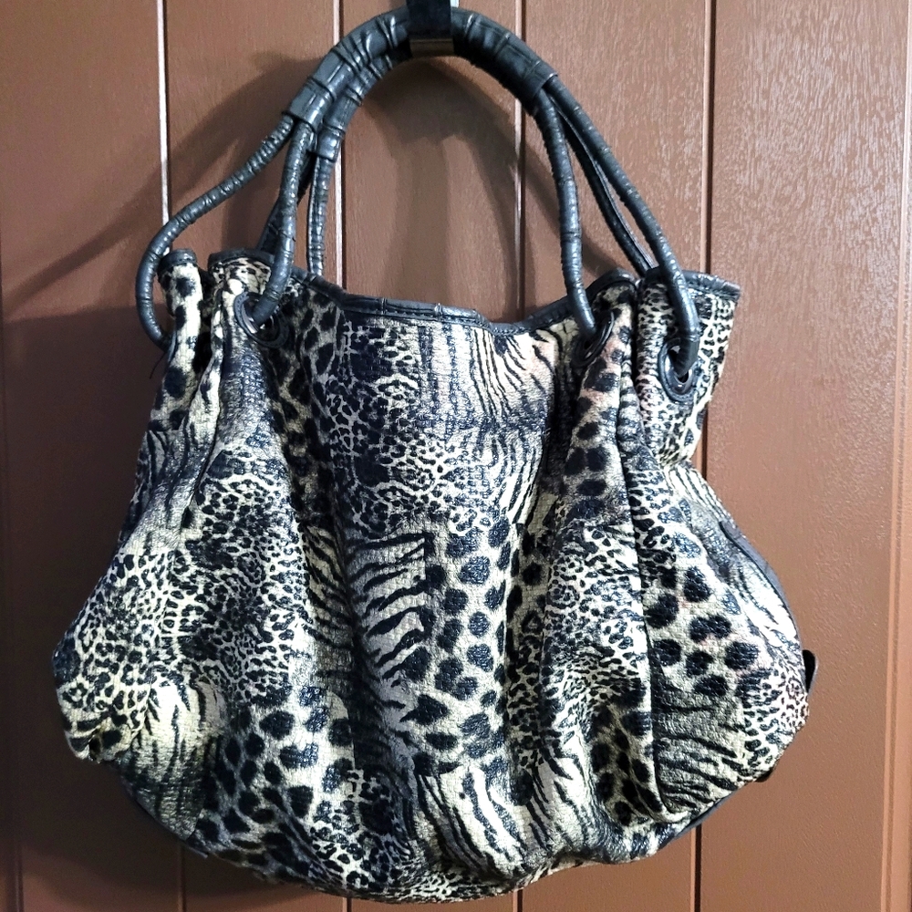 👜 Chinese Laundry Bag
